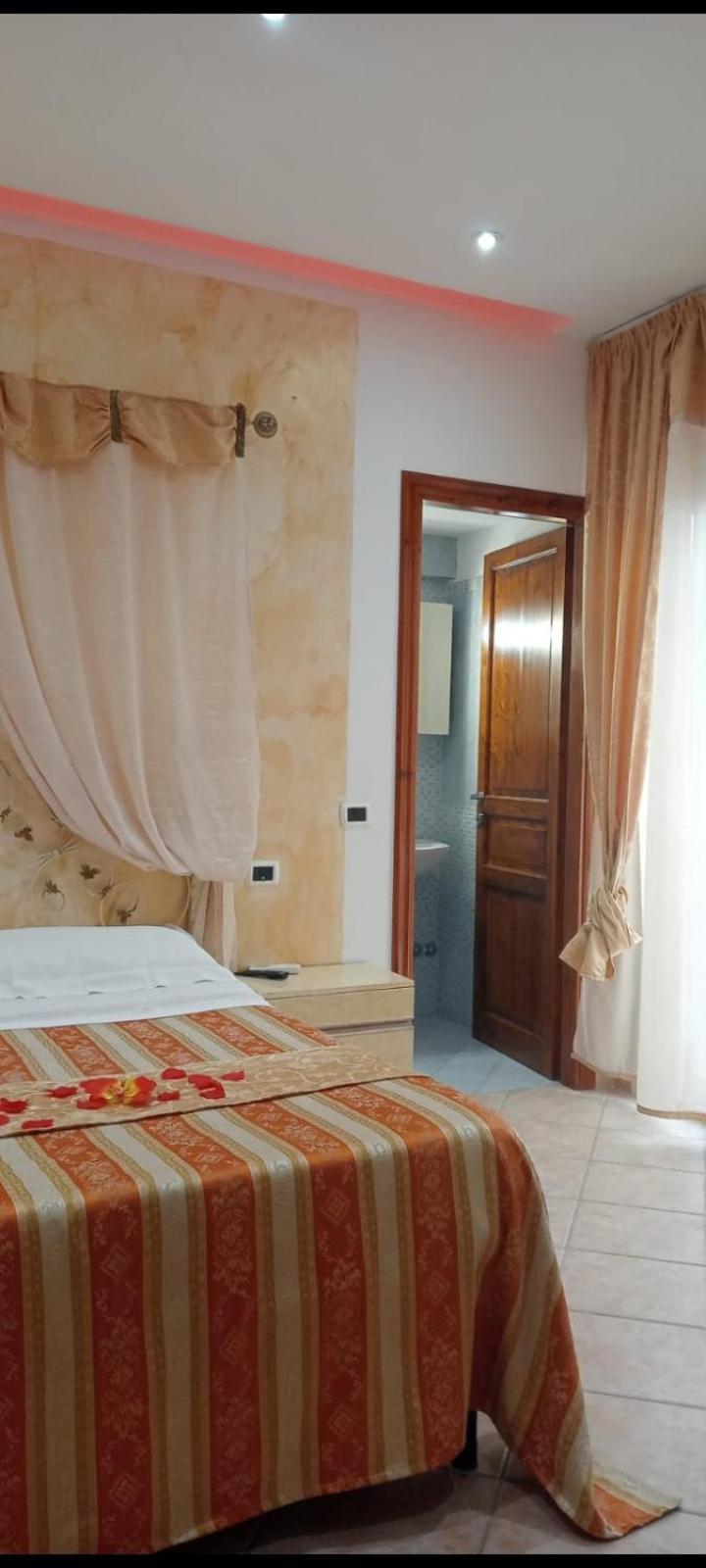 アジェーロラ Vecchio West Bed & Breakfast エクステリア 写真